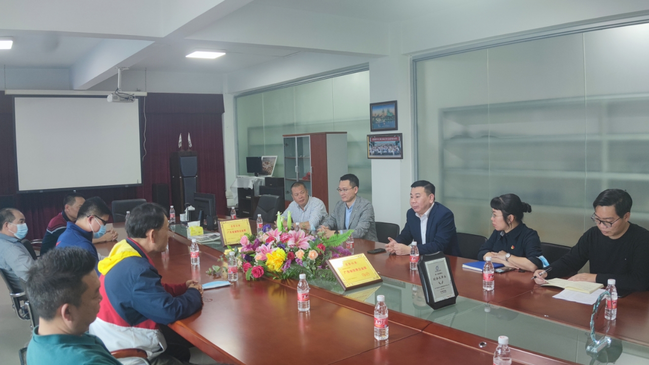 2聯(lián)合龍勝商會與轄區(qū)腳輪、汽配代表企業(yè)開展行業(yè)座談會，交流行業(yè)發(fā)展趨勢和產業(yè)發(fā)展升級思路.jpg