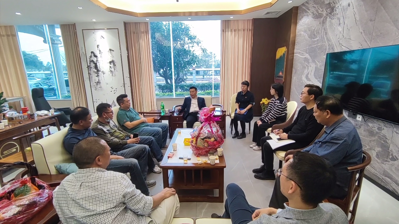 4聯(lián)合龍勝商會與轄區(qū)腳輪、汽配代表企業(yè)開展行業(yè)座談會，交流行業(yè)發(fā)展趨勢和產業(yè)發(fā)展升級思路.jpg