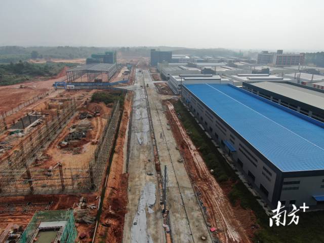 目前，工業(yè)園還有不少新項目正在加緊建設(shè)中。 受訪者供圖