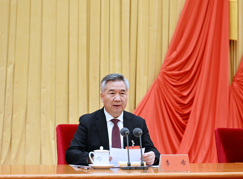 1月9日,中國共產(chǎn)黨第二十屆中央紀律檢查委員會第二次全體會議在北京開幕。中共中央政治局常委、中央紀律檢查委員會書記李希代表中央紀律檢查委員會常務委員會作題為《深入學習貫徹黨的二十大精神,在新征程上堅定不移推進全面從嚴治黨》的工作報告。