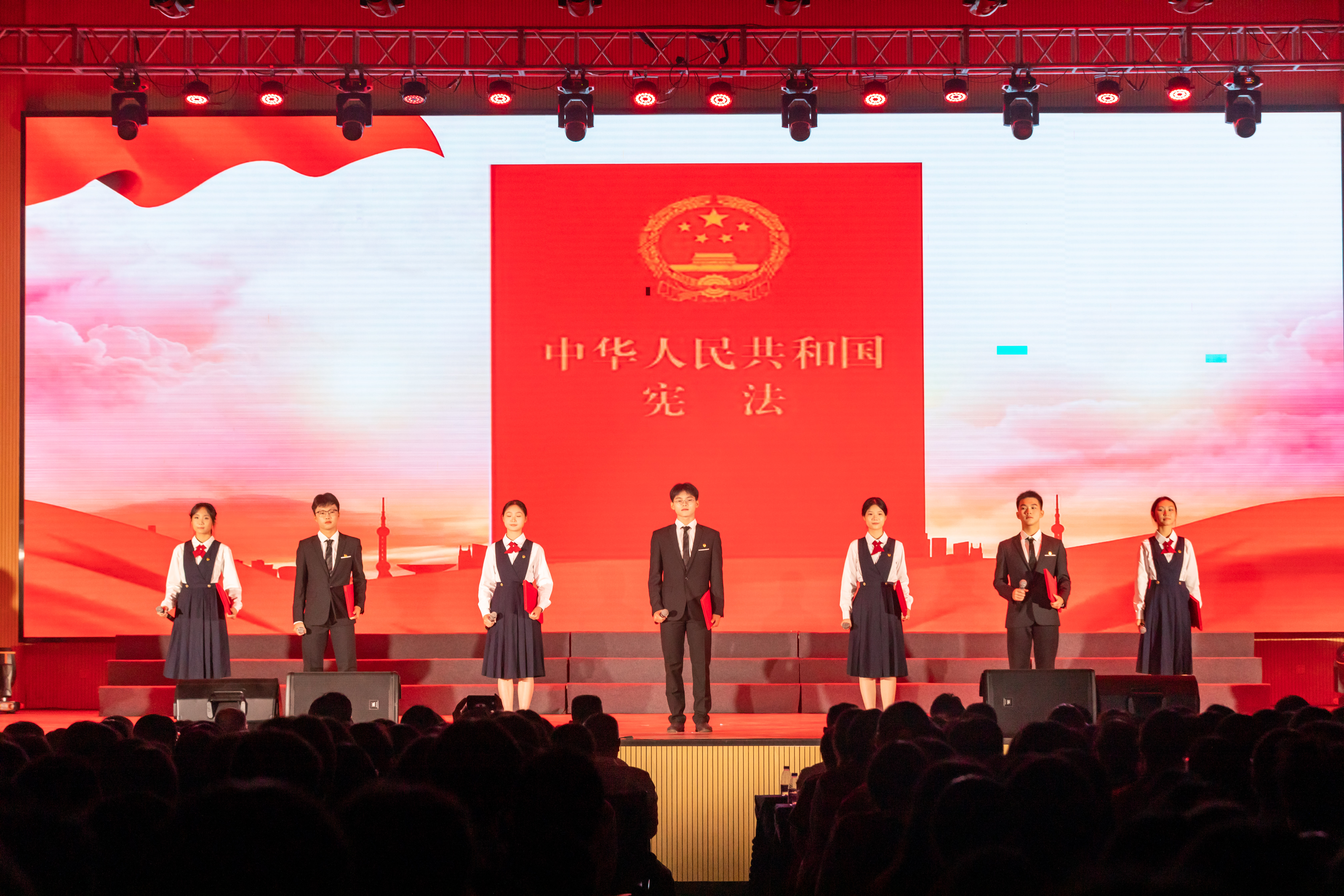 10.朗誦《尊法守法，法在我心中》.jpg