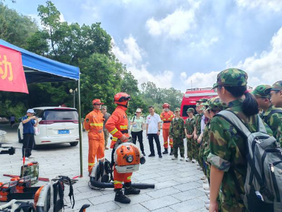 多部門(mén)聯(lián)動(dòng)強(qiáng)宣傳！市森防辦開(kāi)展森林防滅火主題宣傳活動(dòng)筑牢安全防線.docx_3