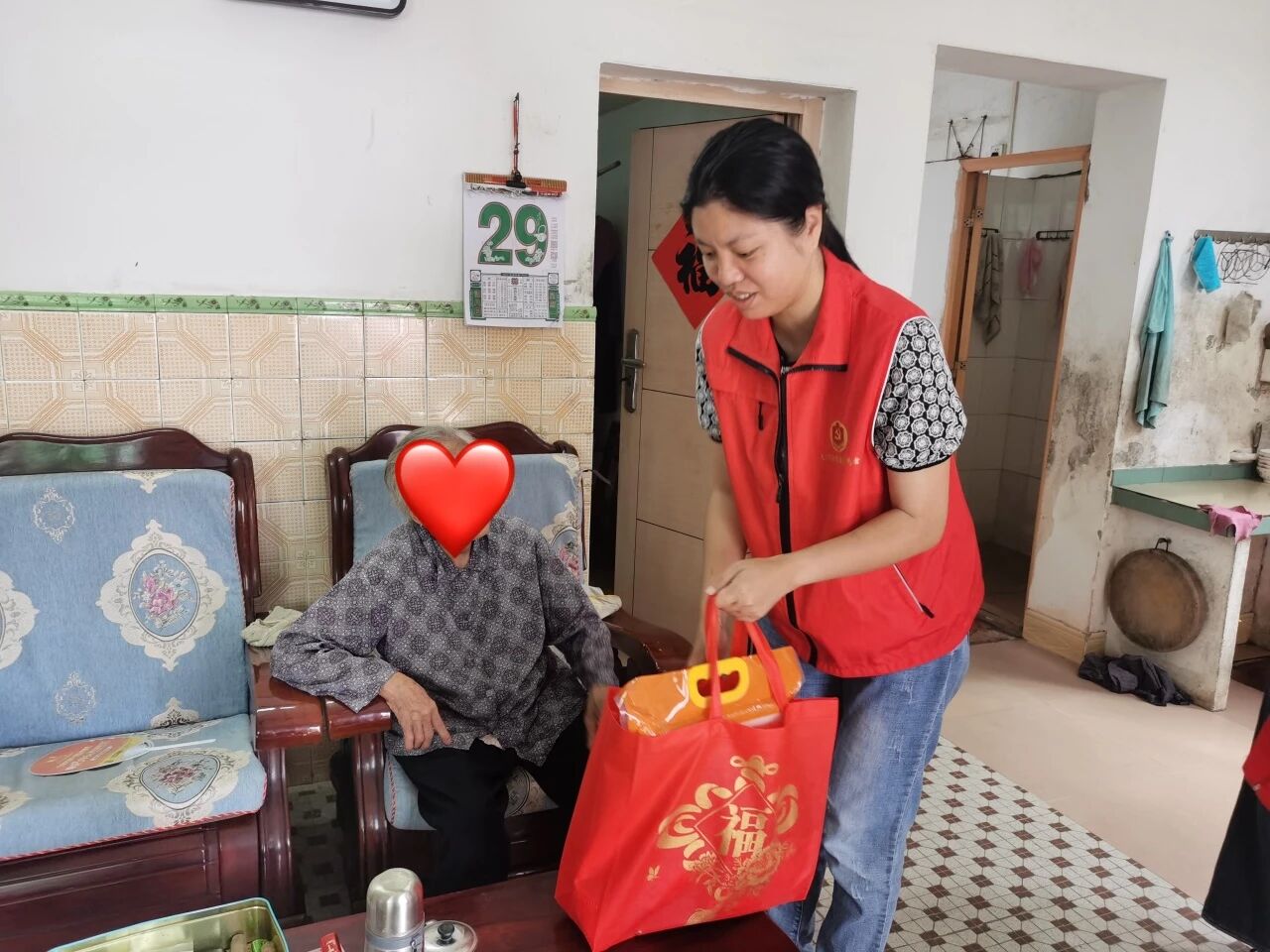 尊老敬老，情暖人間｜大沙鎮(zhèn)社會(huì)工作服務(wù)站暖心開展敬老月走訪活動(dòng)